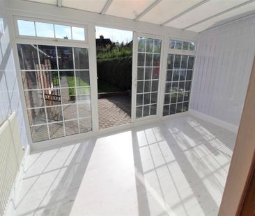 3 bedroom end of terrace house to rent - Photo 2