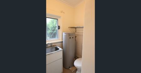 3 bedrooms Fibro house - Photo 5