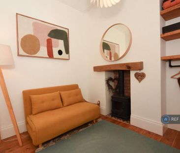 3 bedroom flat to rent - Photo 1