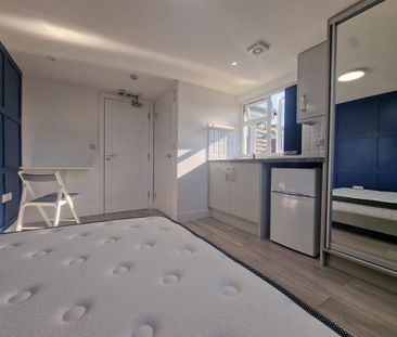 Studio to rent - Photo 3