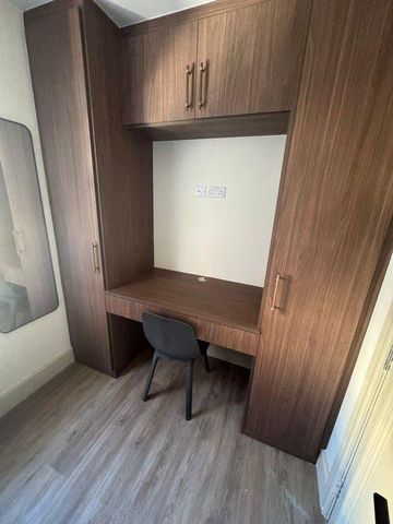 1 bedroom in a house share to rent - Photo 3