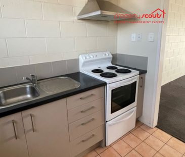 Lovely 2 bedroom unit - Photo 3