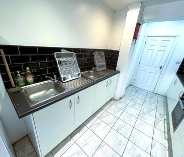 Studio to rent - Photo 6