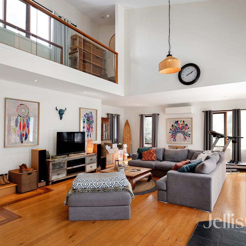 11 Month lease only - Lawn Maintenance Included! - Photo 1