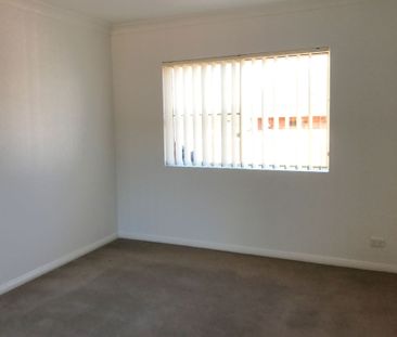 LARGE VILLA - HANDY LOCATION - Photo 2