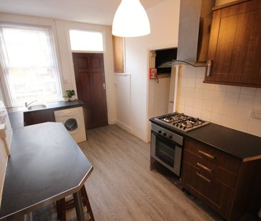 3 Bed Terraced House, Mayville Place, LS6 - Photo 1