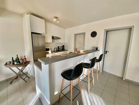 Appartement met twee slaapkamers en staanplaats nabij het centrum van Aalst - Foto 2