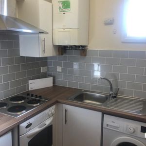 Flat 4, 7 Kelso Road, LS2 9PR, Leeds - Photo 2