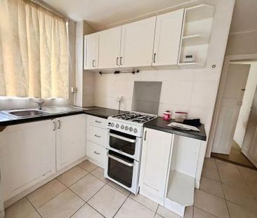 3 bedroom Terraced House To Let - Photo 6