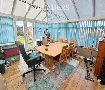 2 bedroom house to rent Smythe Close, Clacton-on-Sea, Essex, CO16 - Photo 4