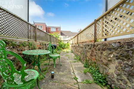 5 bedroom house to rent - Photo 2