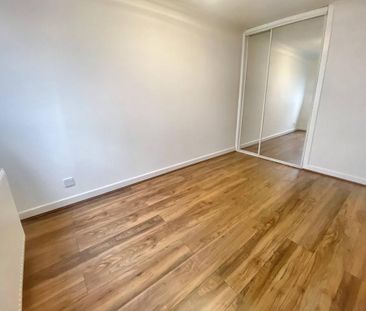 2 bedroom ground floor flat to rent - Photo 3