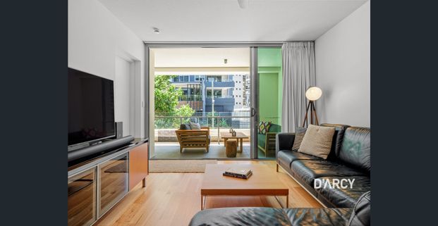 Inner-City Living with Extra Style and Space - Photo 1