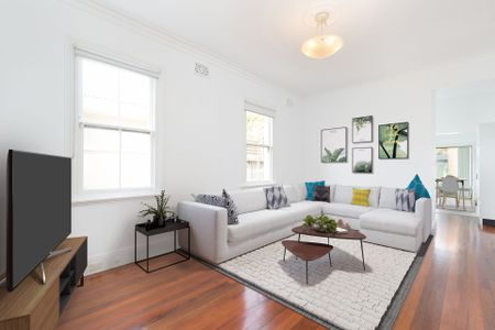 Charming semi in the heart of Crows Nest - Photo 2