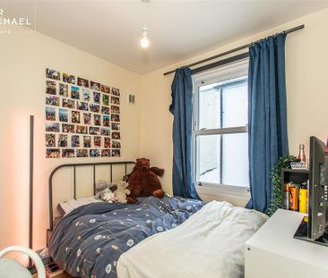 4 bedroom terraced house to rent - Photo 4