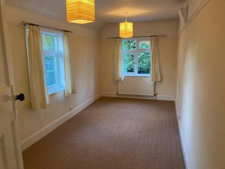 3 bedroom semi-detached house to rent - Photo 3