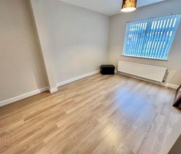 37 Mayfair Avenue, Cregagh, Belfast, BT6 9JA - Photo 2