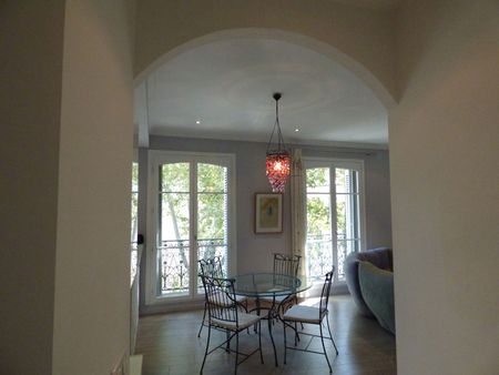 AVIGNON INTRA MUROS: Très belles prestations pour ce grand appartement climatisé - Photo 3