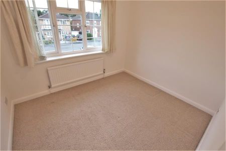 Arethusa Way, Woking, Surrey, GU24 - Photo 5