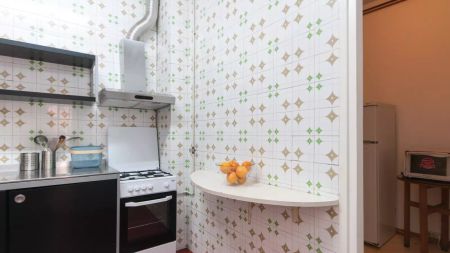 Room in a shared 6-bedroom apartment for rent in El Gòtic, some bills included - Foto 5