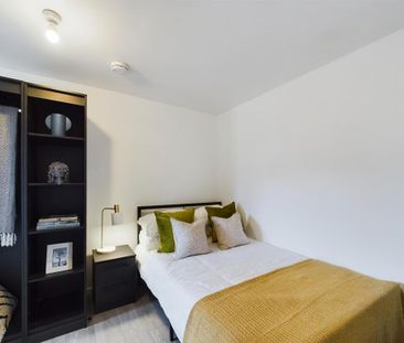 4 bedroom flat to rent - Photo 6