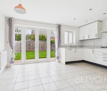 4 bedroom detached house to rent - Photo 2