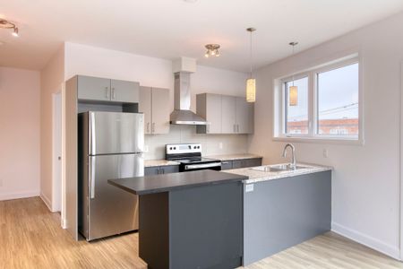 6600 Darlington - Photo 2