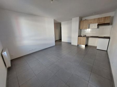 location Appartement T2 DE 42.3m² À NIMES - Photo 2