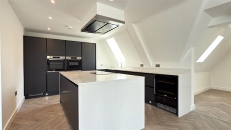 3 Bedroom Apartment - Penthouse - Photo 5