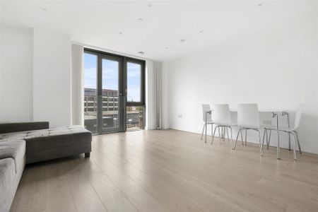 4 bedroom flat to rent - Photo 3