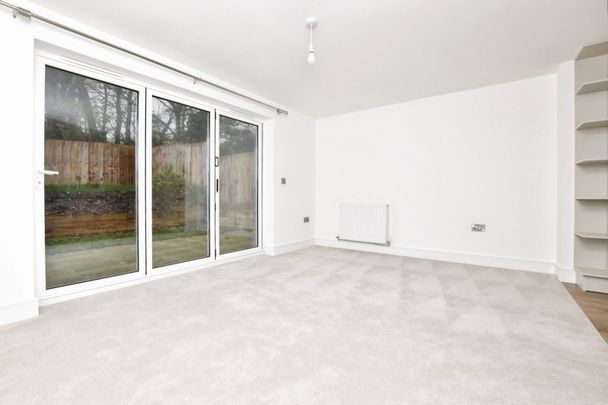 Redwing Avenue, Exmouth, Devon, EX8 - Photo 1