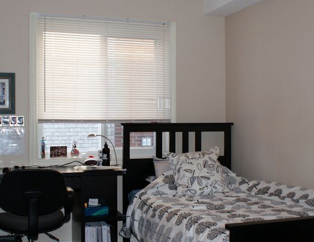 709 Main Street East - Photo 1