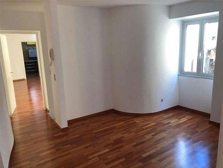 MELANO - In der Ortsmitte vermieten wir eine 4.5-Zimmer-Duplexwohnung - Photo 4