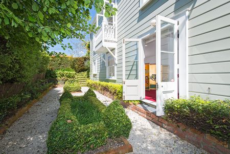 This House is Special! - Photo 4