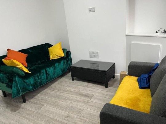 2 bedroom house share to rent - Photo 1