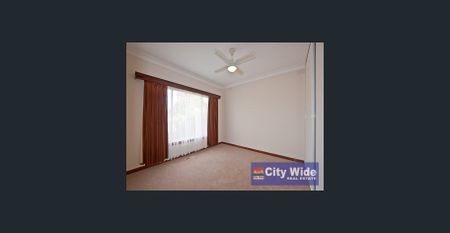 3 Bedroom spacious House close to all amenities - Photo 3