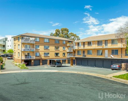 First Floor 2 Bedroom Unit - Photo 2