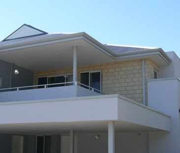 PROPERTY WITH A VIEW - Photo 6