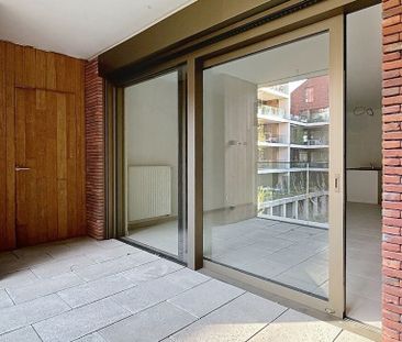 Serviceflat te huur in Hasselt voor € 800 met 1 slaapkamer - Photo 3