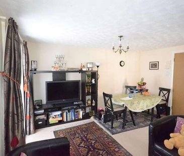 Frogmore Close, Cippenham, SL1 - Photo 4