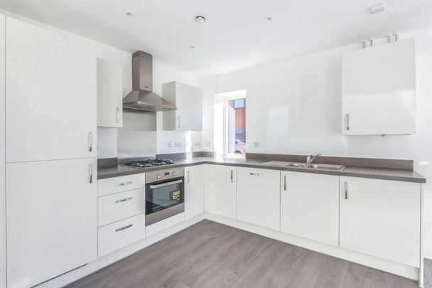 Nightingale Way, Reading, RG30 1EX - Photo 1