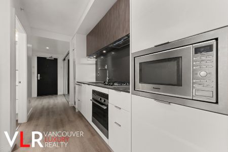 Condo in Vancouver East Side, BC - Photo 4