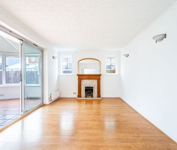 Available unfurnished from 08/12/2025 - Photo 2