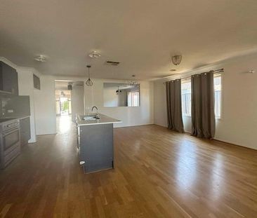 Where Comfort Dances with Style! - Photo 4