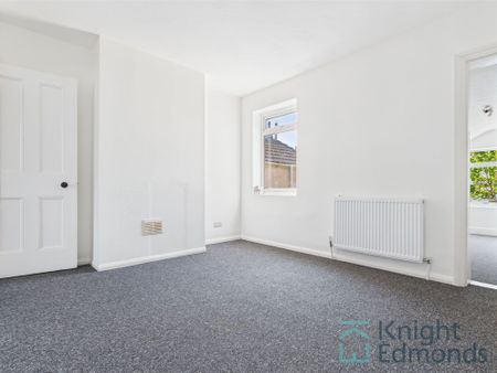 3 bed mid-terraced house to rent in Glanville Road, Gillingham, ME7 - Photo 4