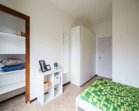 Viale Carlo Espinasse, Milan, Lombardy 20156 - Foto 3