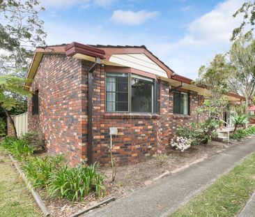 Spacious Family Home | Swimming Pool - Photo 5