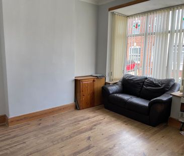 2 Bedroom Mid Terraced House For Rent - Photo 5