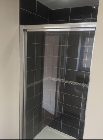 1 bedroom in a flat share to rent - Photo 3