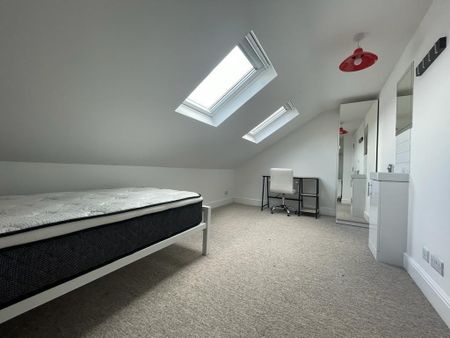 6 bedroom terraced house to rent - Photo 3
